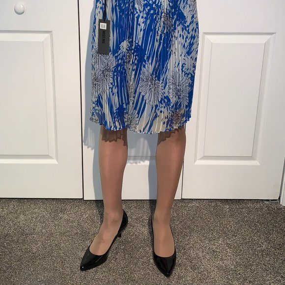 New Miss Wu Blue/White Pleated Skirt Size 2 - Picture 2 of 7